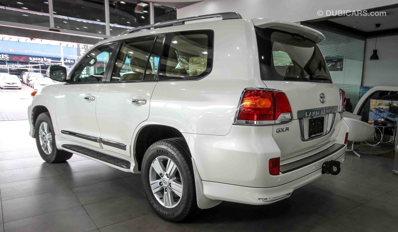 Toyota Land Cruiser GXR V8... VAT ON US