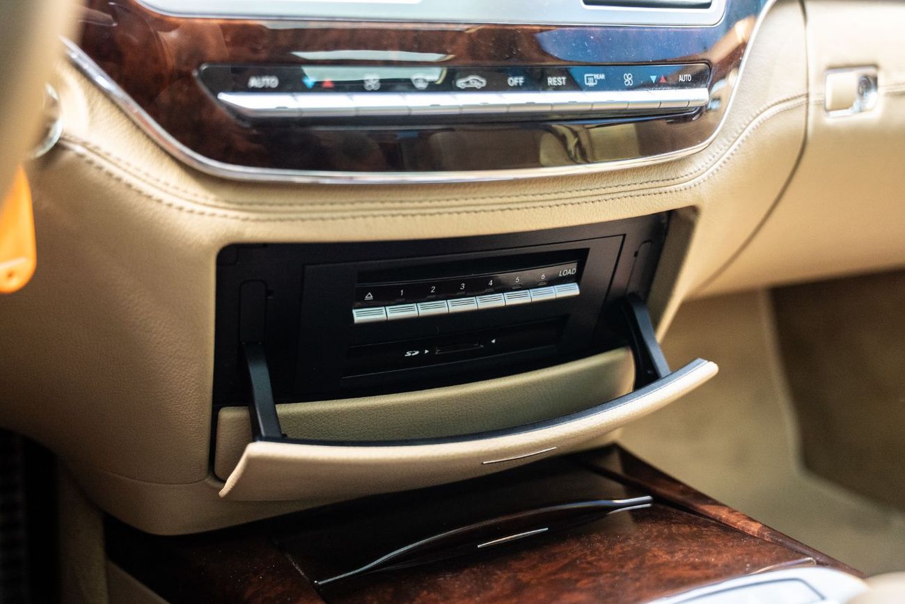 مرسيدس بنز S 500 AMG 4.7L V8 AMG GCC 2013 In Good Condition