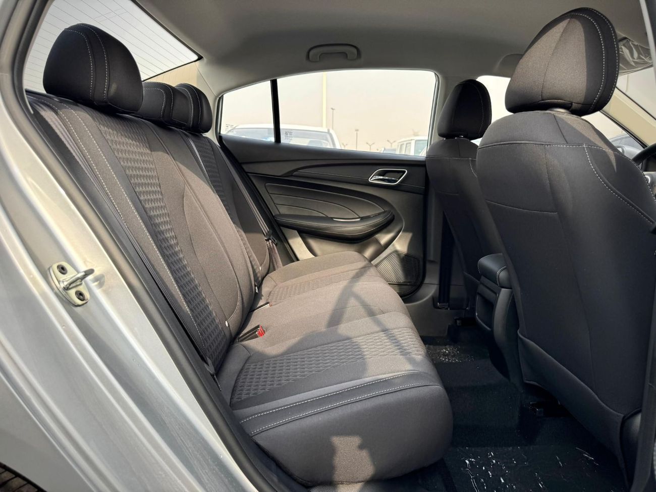 أم جي 5 STD 1.5L Petrol Manual FWD Export Price @ 26,500 AED