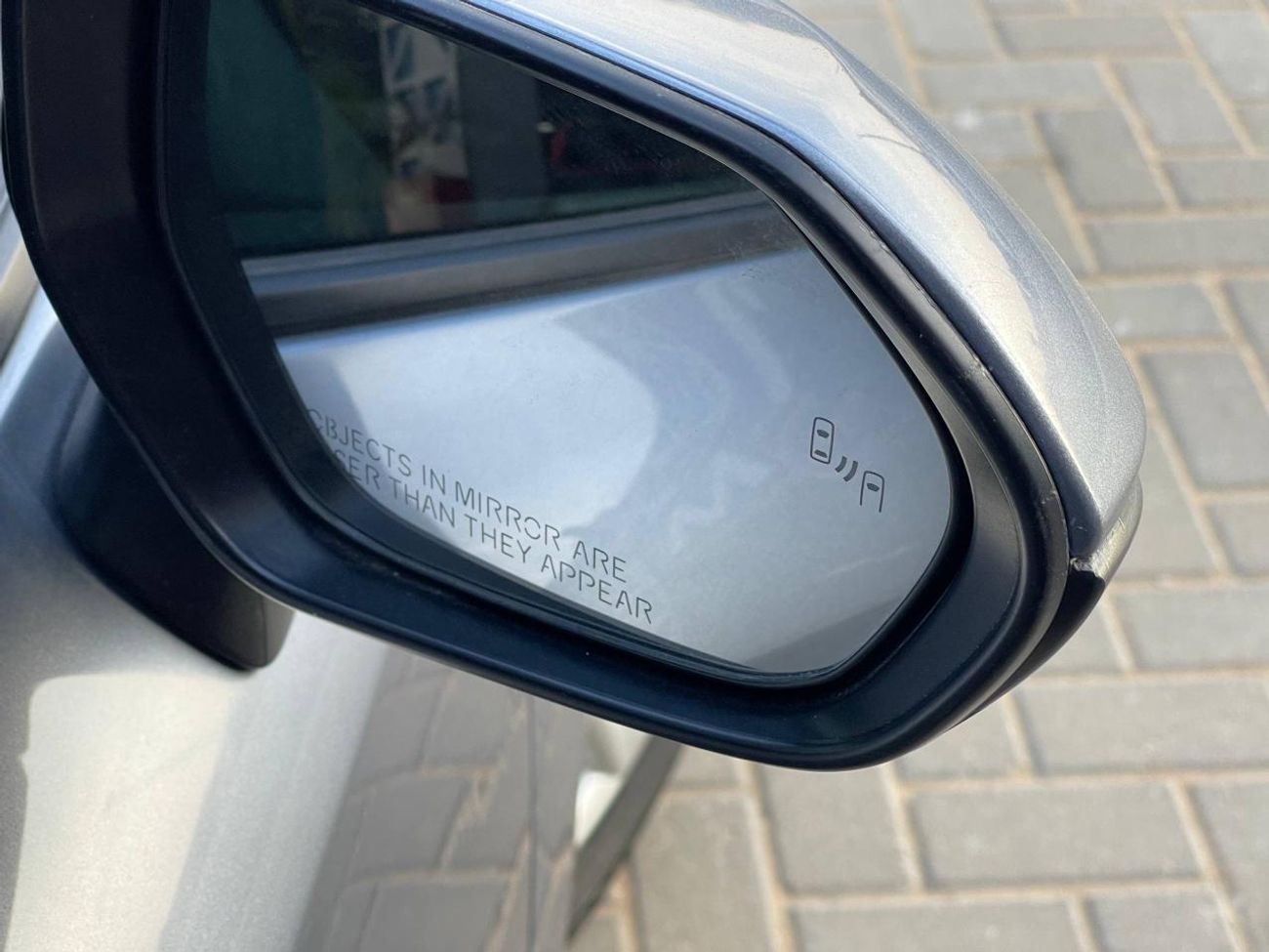 Toyota Corolla SE 2.0L LE / 2.0L V4 / LOW MILAGE / RADAR / ROAD ASSIST / BLIND SPOT / IN PERFECT CONDITION