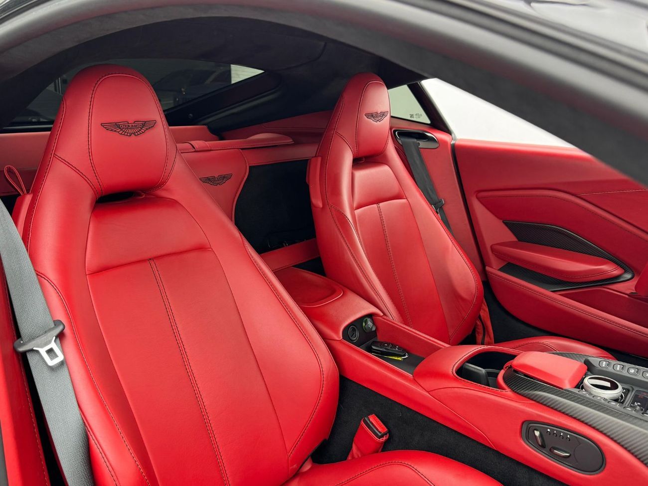 أستون مارتن فانتيج 2019 Aston Martin Vantage, Sep/25 Agency Warranty, Agency FSH, GCC