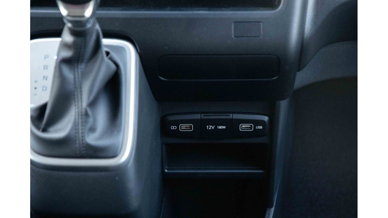 Hyundai Staria 2023 Hyundai Staria 3.5 11STR - White inside Black | Export Only