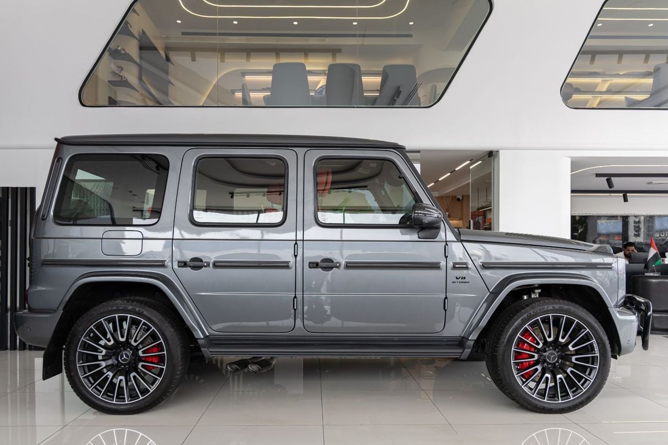 Mercedes-Benz G 63 AMG Double Night Pack|Fully Loaded|2026 Fully Cardbon Fiber |Gargash Auto Warranty PERFOMANCE PACKAGE
