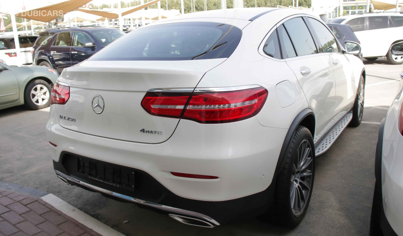 مرسيدس بنز GLC 250 2.0L 4Matic