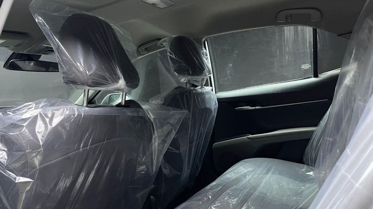 Toyota Camry LE Hybrid 2.5L