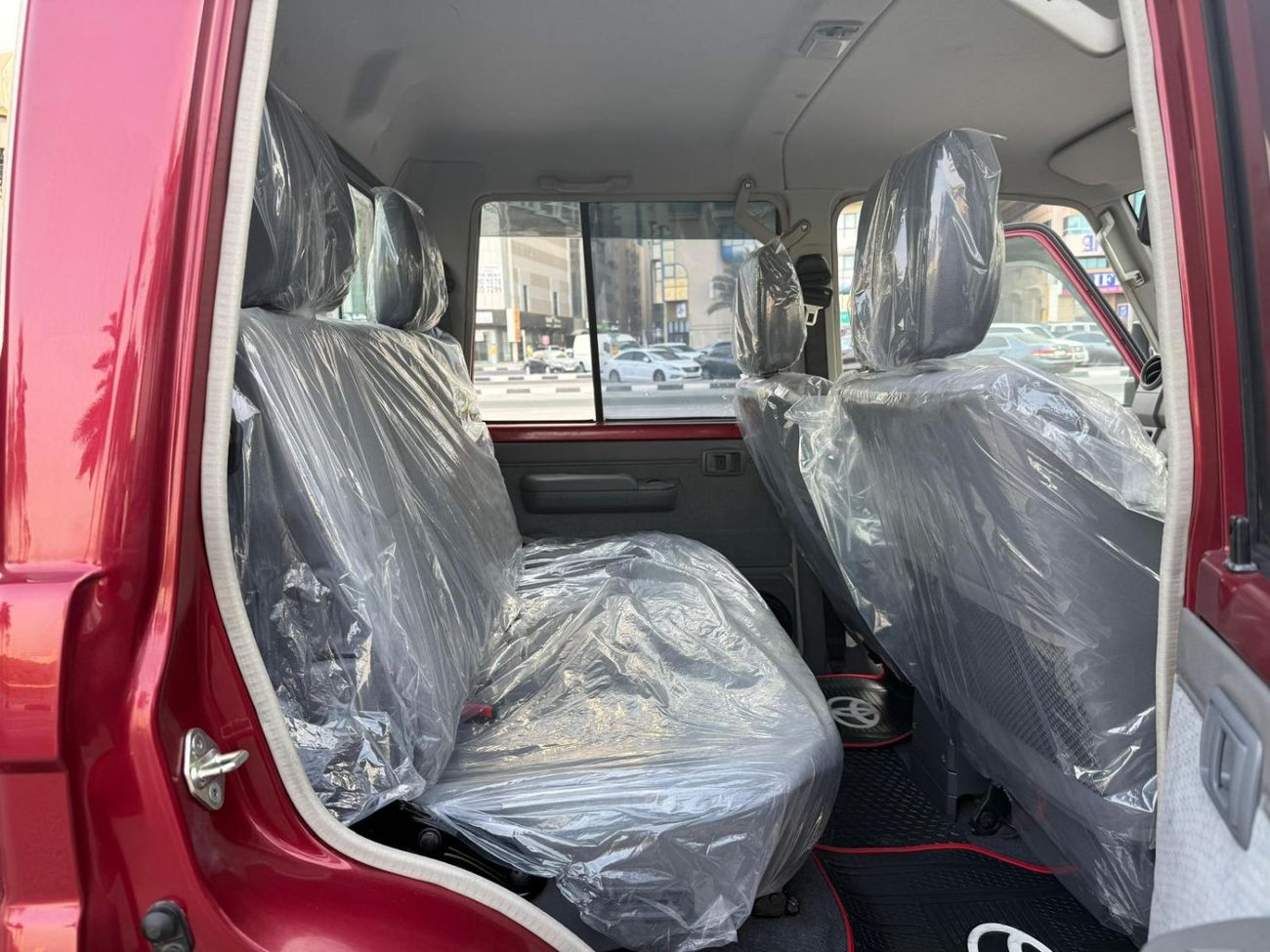 تويوتا لاند كروزر بيك آب PICKUP DLX Winch 4.5L Toyota Landcruiser 79 series dual cab V8  Export from Australia