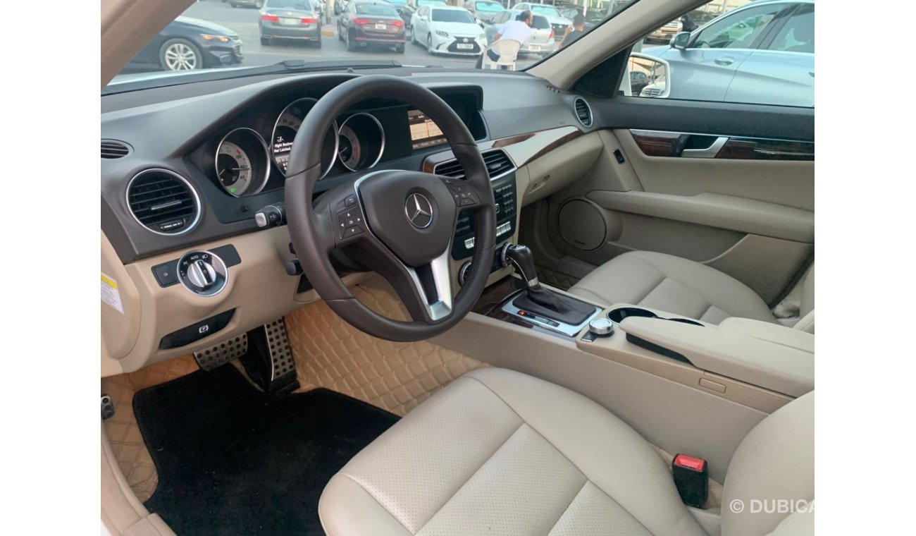 مرسيدس بنز C 300 Mercedes C300_2014_Excellent_Condihion _Full option