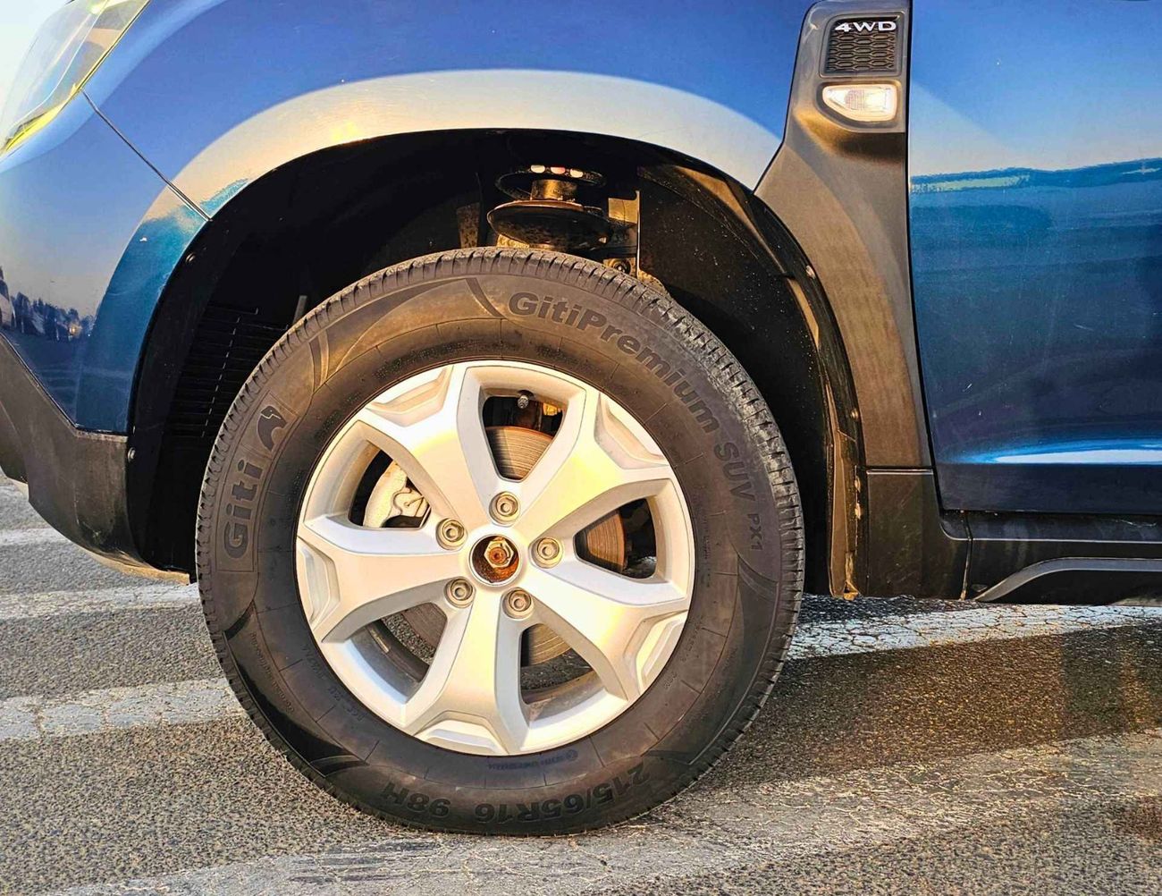 Renault Duster 2.0L 16" ALLOY RIMS / PUSH START / PARKING SENSOR / 4WD CODE#69077