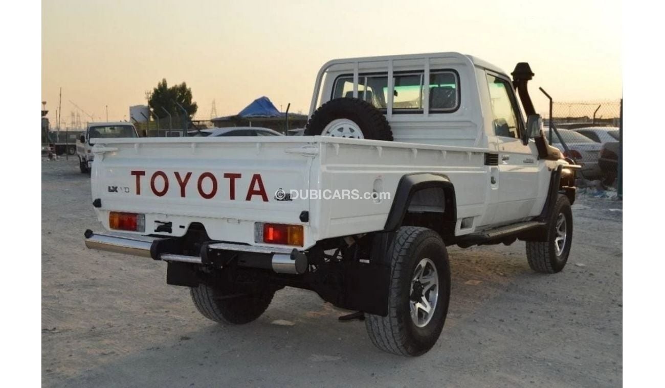 Used Toyota Land Cruiser Pick Up 2018 for sale in Dubai - 698342