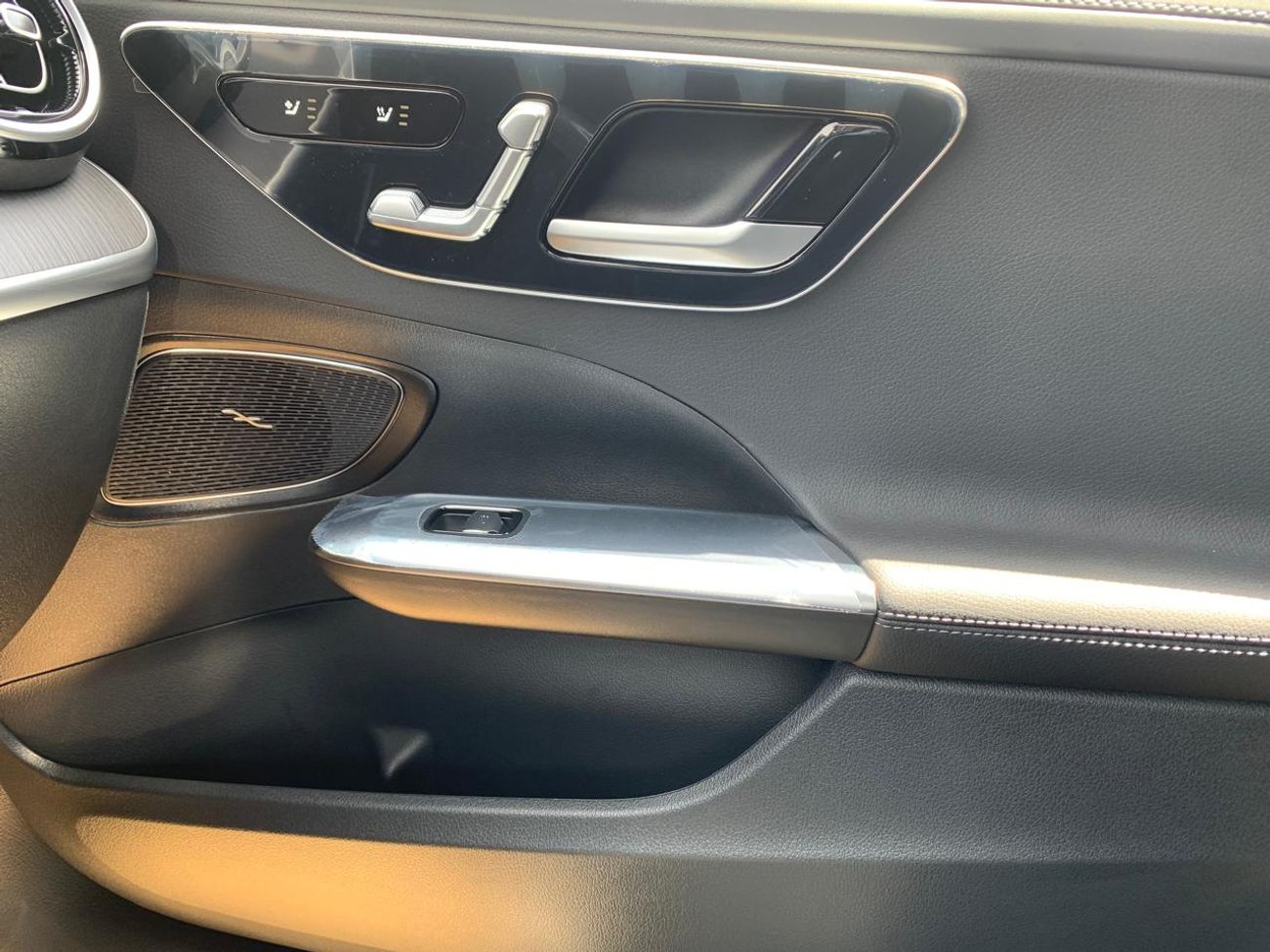 مرسيدس بنز 200 2025 MERCEDES -BEN C200L 1.5L V4 FULL OPTION