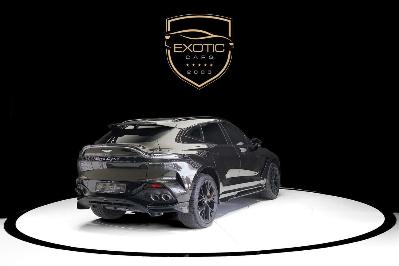 أستون مارتن Dbx707 STD