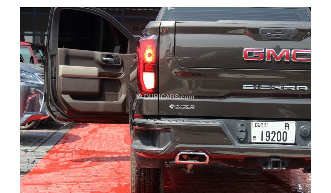 GMC Sierra (2021) PICK-UP, GCC, UNDER WARRANTY FROM LOCAL DEALER