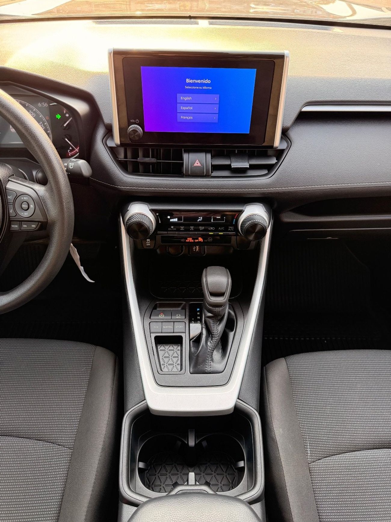 Toyota RAV4 2.5L (4WD) LE