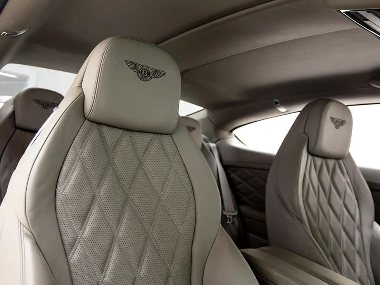 بنتلي كونتيننتال GT 6.0L (552 HP)