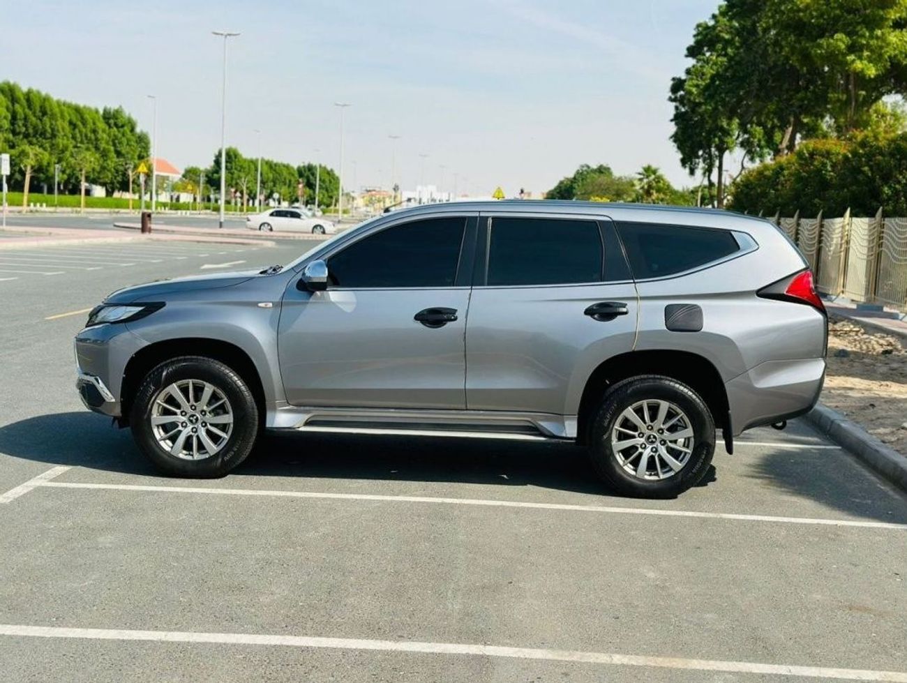 Mitsubishi Montero GLS Mid 840 PM || MONTERO SPORT GLS 3.0 || 0% DOWNPAYMENT | | WELL MAINTAINED || GCC