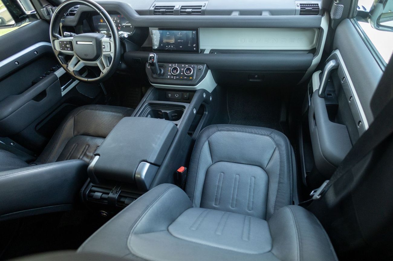 Land Rover Defender P400 110 X-Dynamic SE 3.0L (5 Seater)