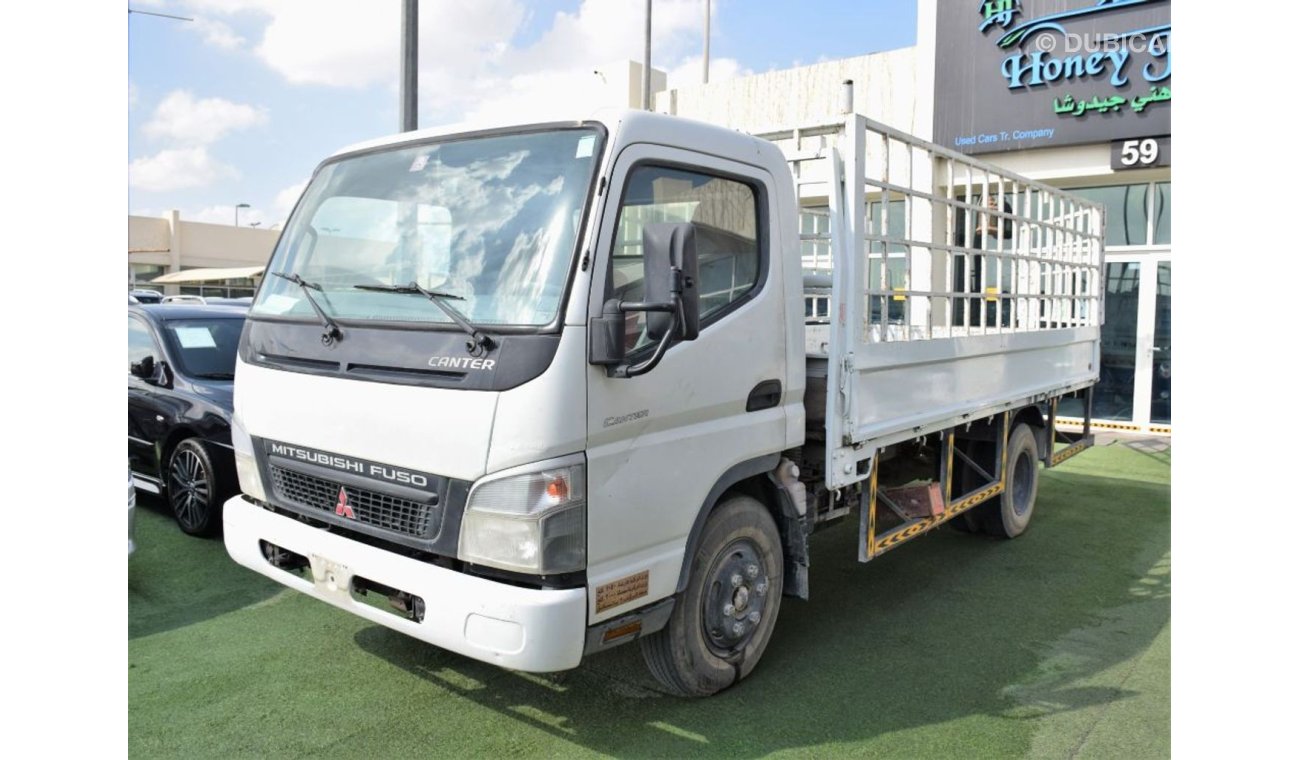 Mitsubishi Canter PERFECT FOR TRANSPORTING! Mitsubishi CANTER 2013 Model!! in White Color! GCC Specs