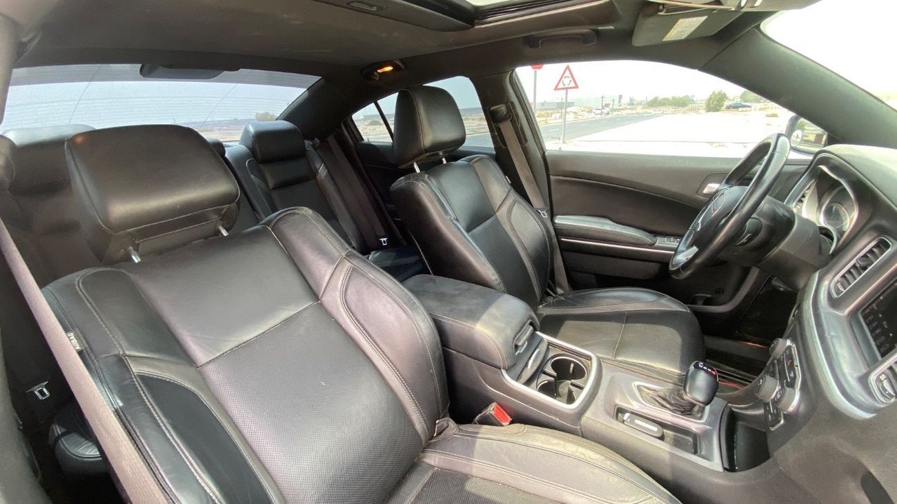 Dodge Charger SXT Plus 3.6L