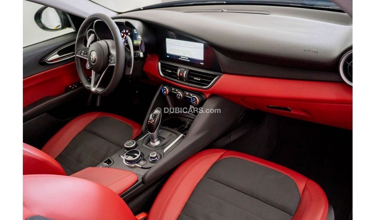 ألفا روميو جوليا 2018 Alfa Romeo Giulia Super / Full Alfa Romeo Service History