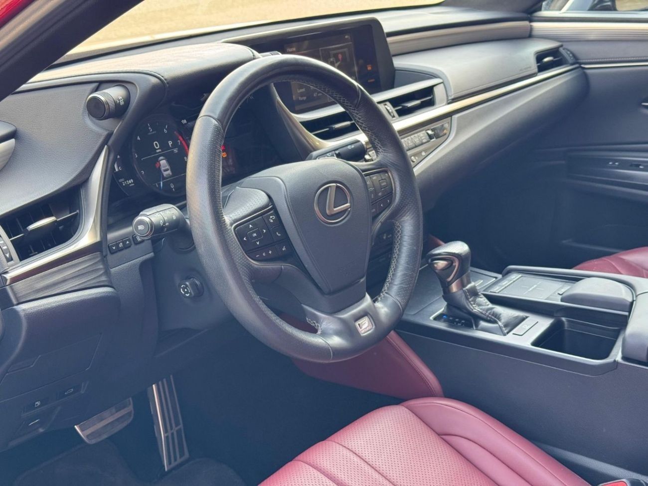 لكزس ES 350 F-SPORT / V6 3.5L / RADAR / ROAD ASSIST / WIRELESS CHARGER / DRIVE MODES S, S+