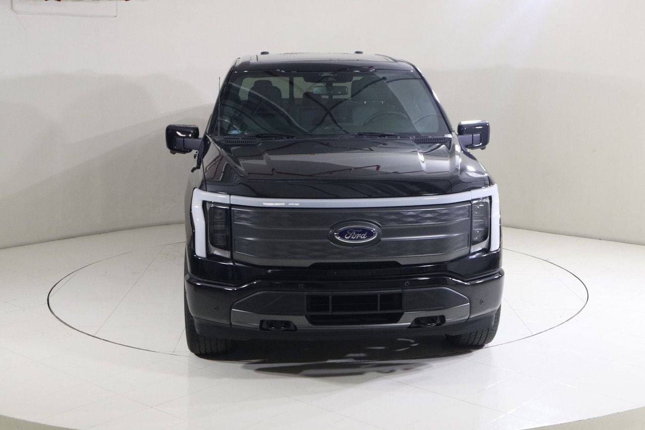 فورد F-150 لايتنينغ LARIAT EXTENDED LT1722 F150 لايتنينج بلاتينيوم كرو بمحركين كهربائيين / شركة الطاير للمحركات / معرض القوز