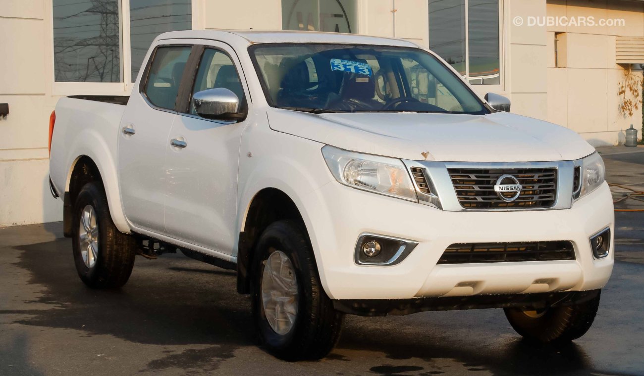 Nissan Navara LE 4x4 DIESEL M/T WHITE INSIDE RED