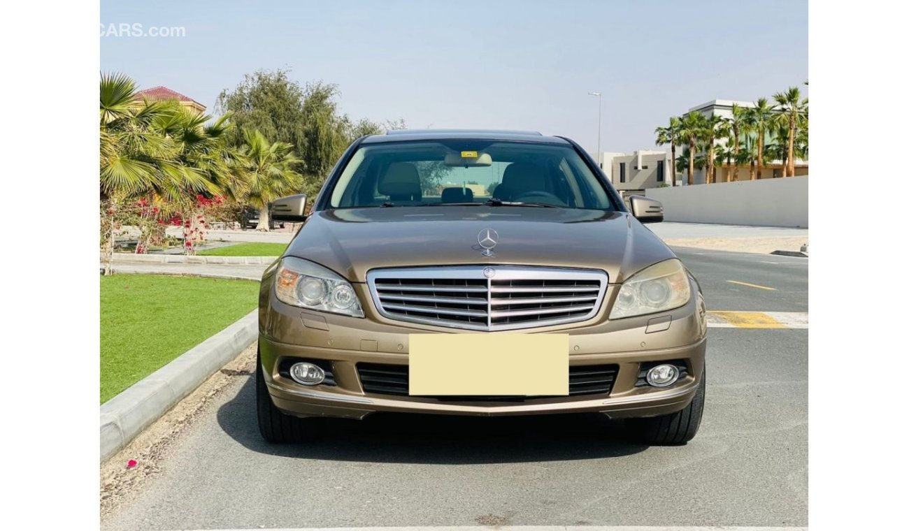Mercedes-Benz C 200 Mercedes - BENZ C200 KOMPRESSOR || GCC || Very Well Maintained