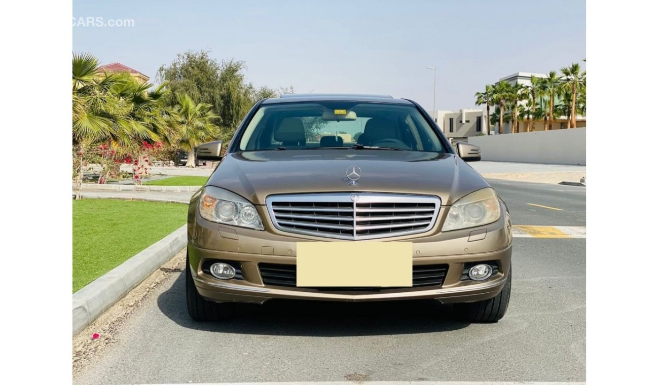 Mercedes-Benz C200 Mercedes - BENZ C200 KOMPRESSOR || GCC || Very Well Maintained