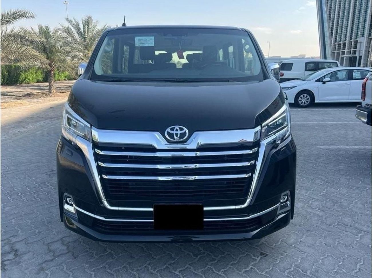 تويوتا جرافينا Premium - 3.5L Petrol Auto Black - Full Options