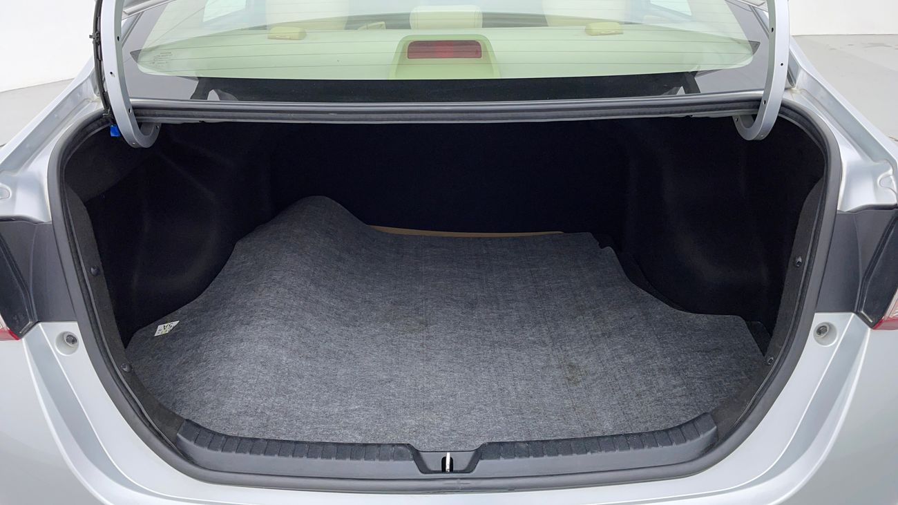 تويوتا يارس SE 1.5 | بدون دفعة مقدمة | اختبار قيادة مجاني للمنزل