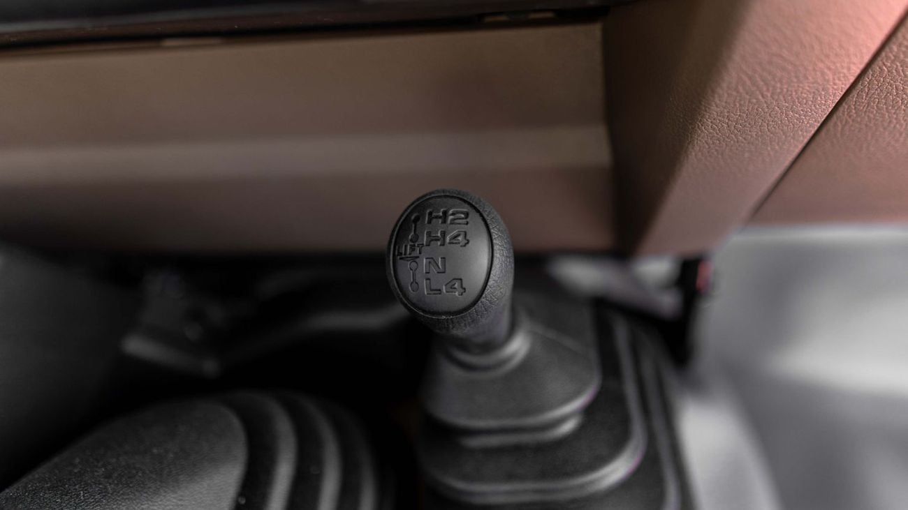 Toyota Land Cruiser Pick Up 2025 Toyota Land Cruiser LC 79 2.8L MT Diesel Basic (Beige-Brown)