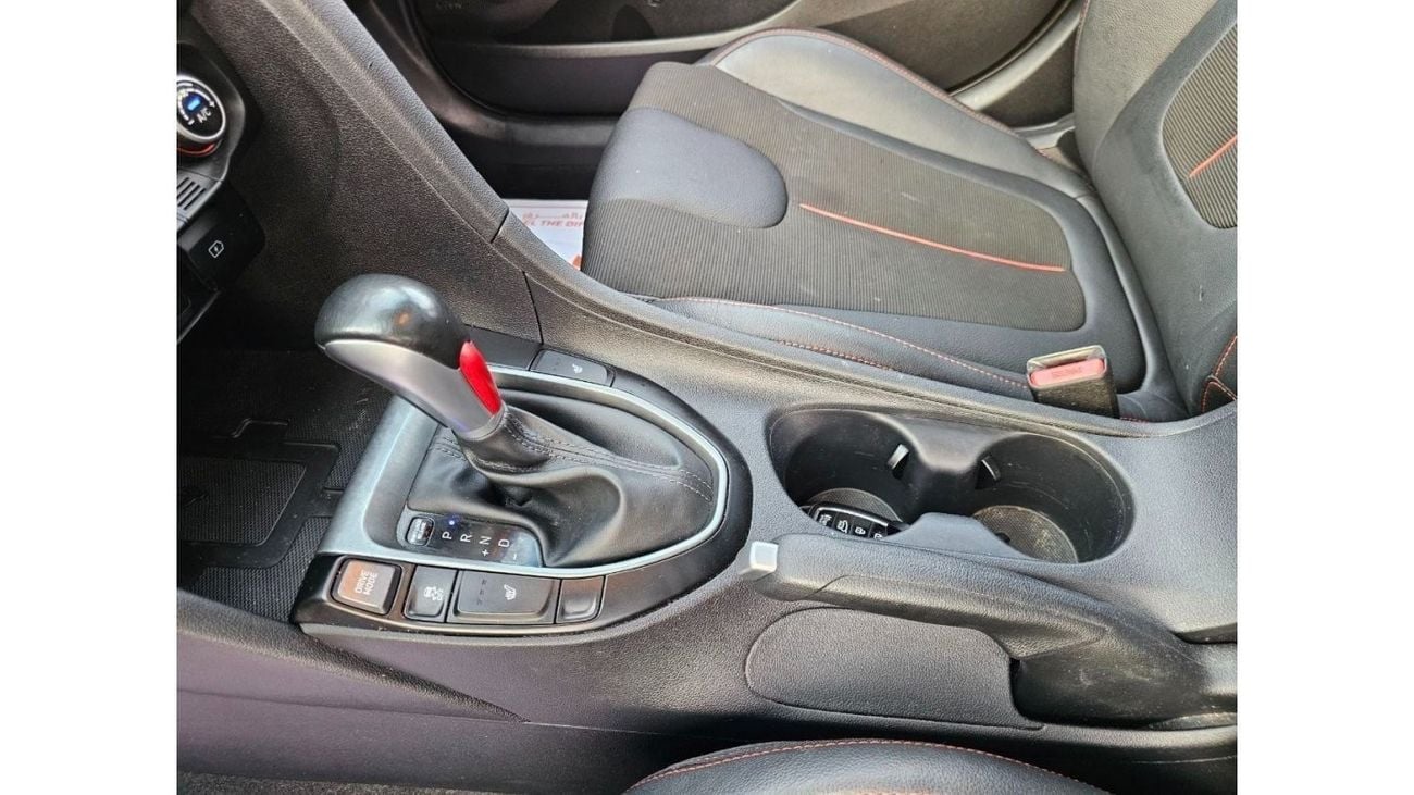 Hyundai Veloster Std