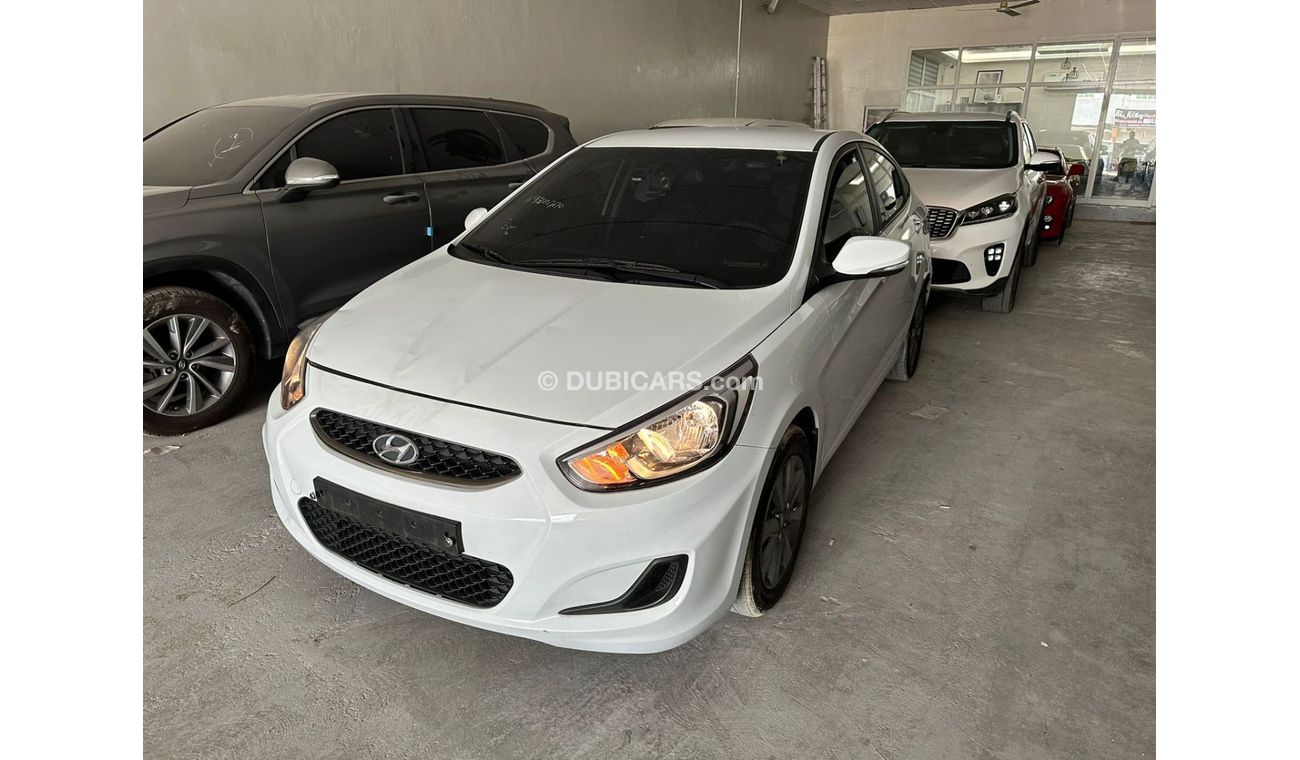 Hyundai Accent Mid