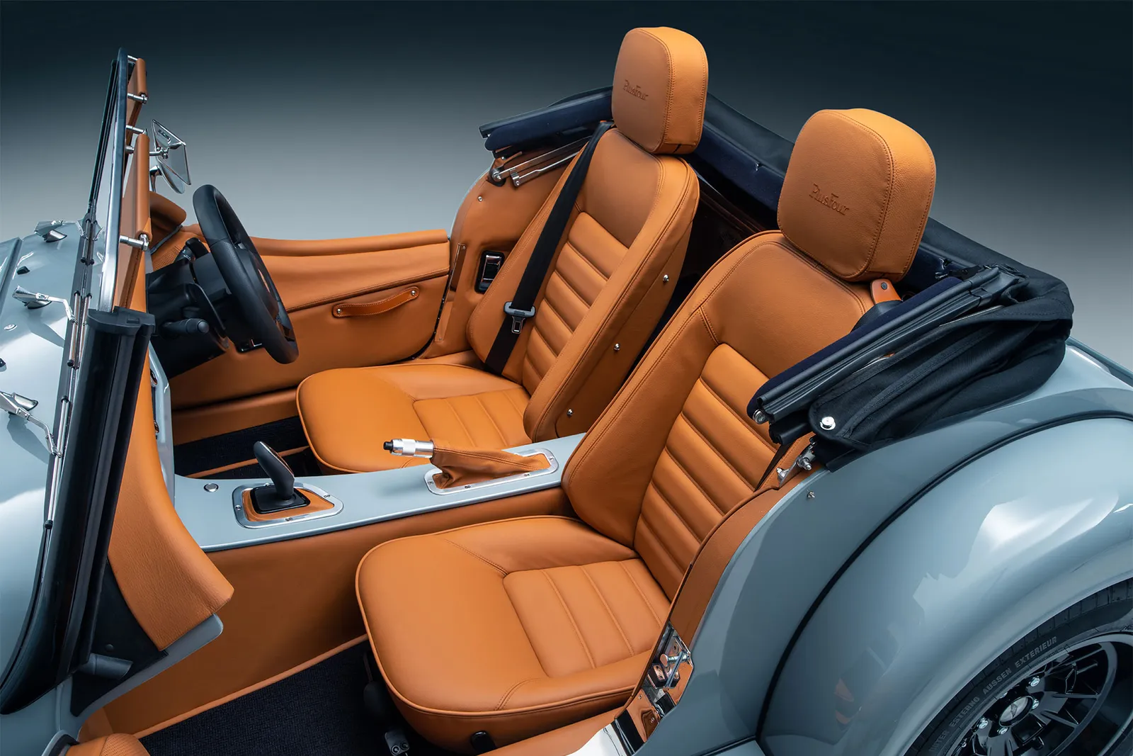 Morgan Plus 4 interior - Seats
