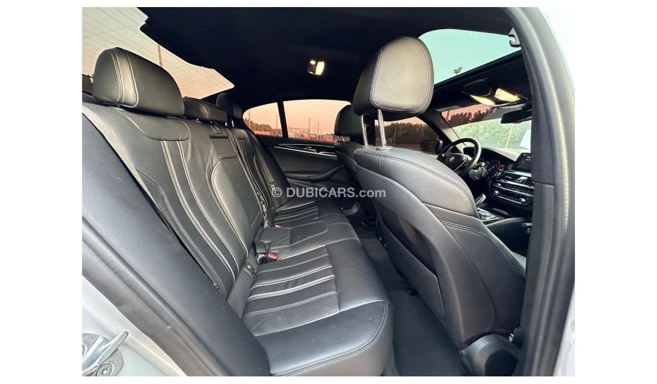 BMW 530i BMW 530e Hybird 2019 US Good Condition // Full Option