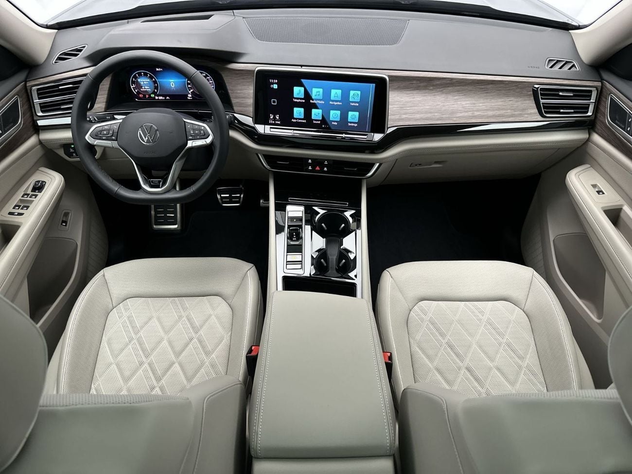 Volkswagen Teramont R-Line 3.6L R-Line 2.0L (Ref#38903) - 30,100 AED SAVINGS from New Car