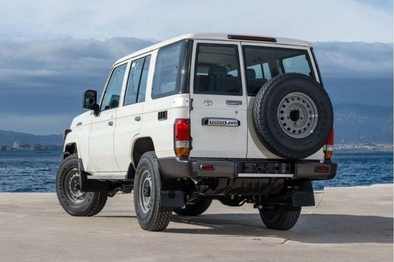 تويوتا لاند كروزر 70 TOYOTA LAND CRUISER LC76 HARDTOP 5DOOR 4.2L V6 DIESEL 2026