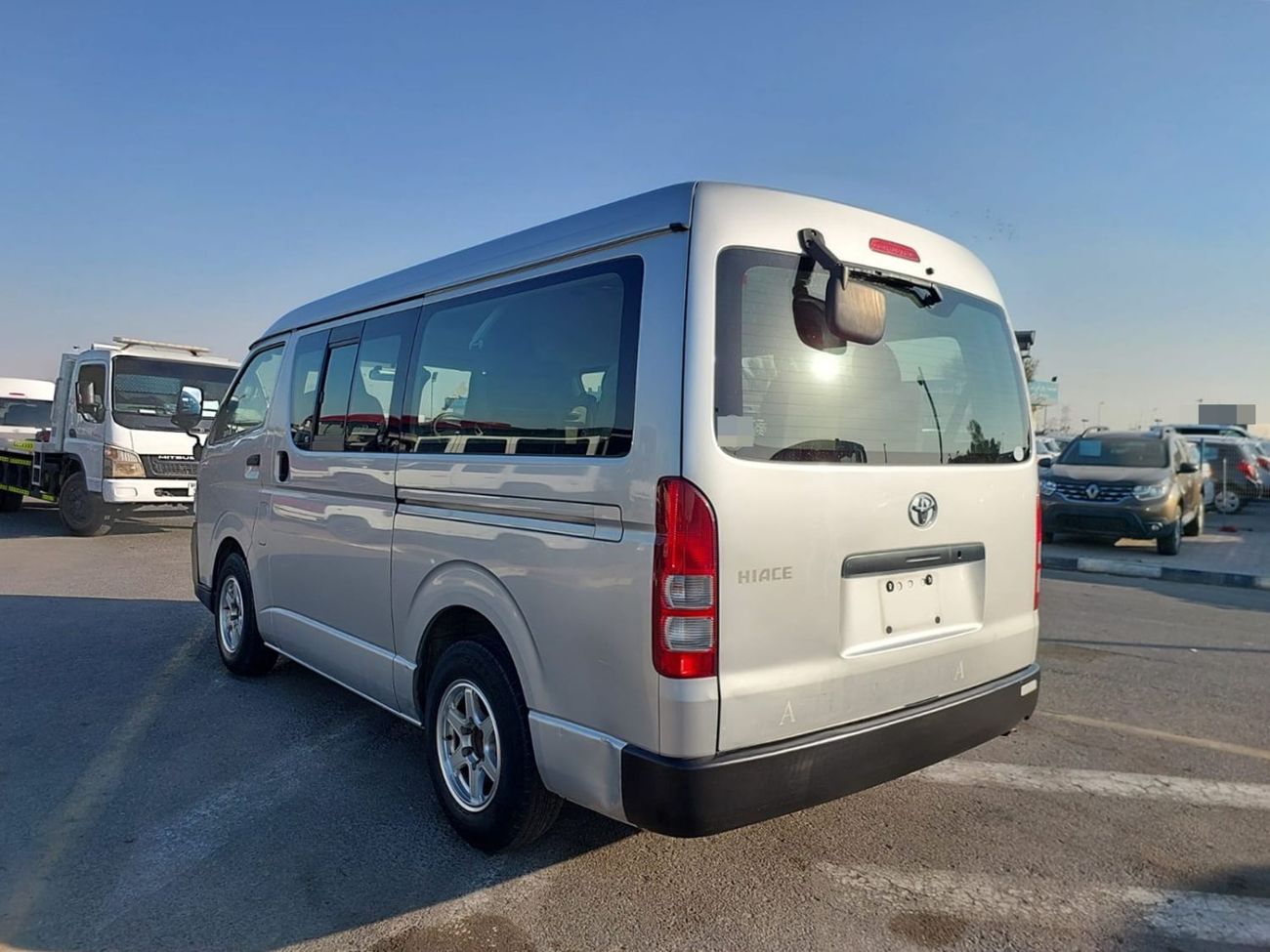 Toyota Hiace TOYOTA HIACE COMMUTER VAN RHD 2013 MODEL 2.7 L PETROL AUTOMATIC(PM32888)