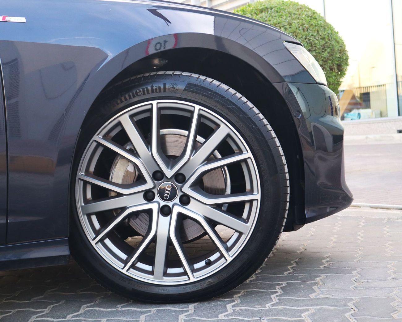 Audi A6 45 TFSI quattro S-Line 2.0L