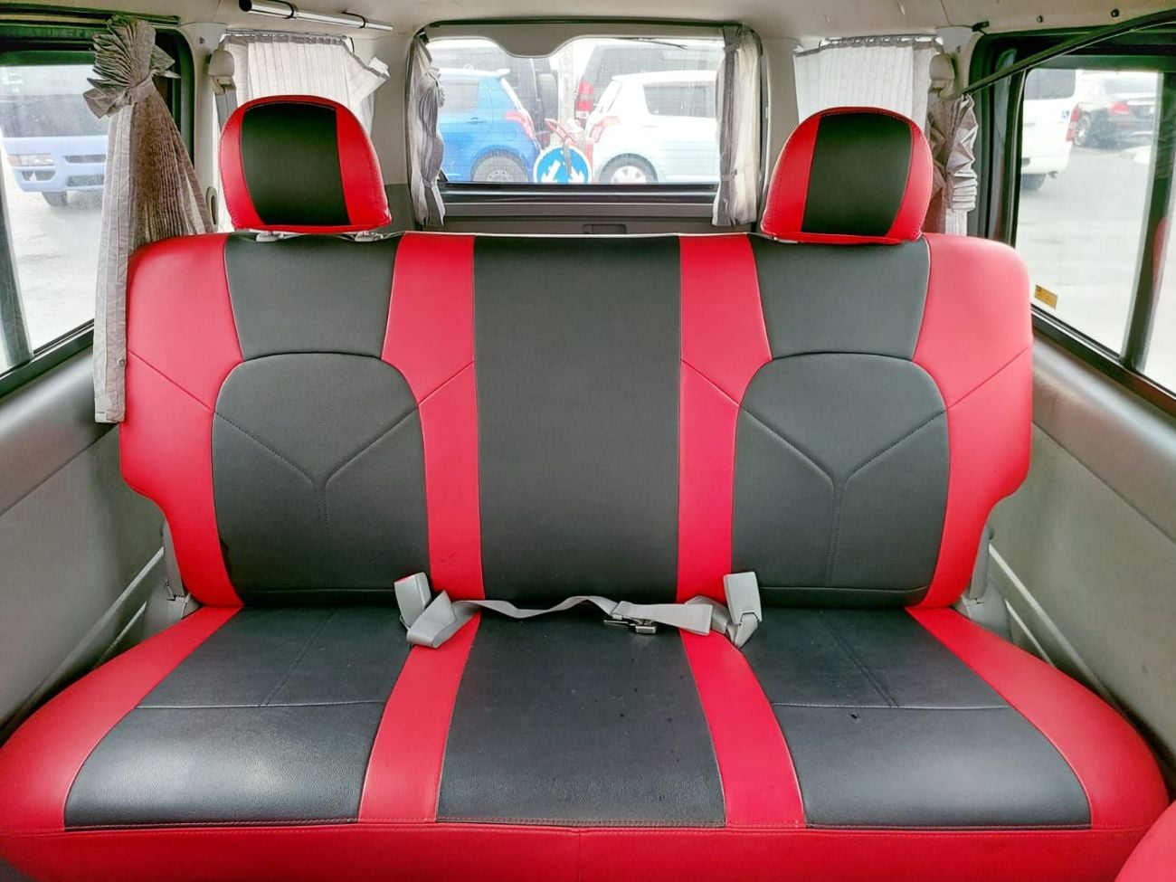 Toyota Hiace (RAMADAN OFFER) TOYOTA HIACE VAN RHD 2006 MODEL 2.0 L PETRO AUTOMATIC(PM49614)