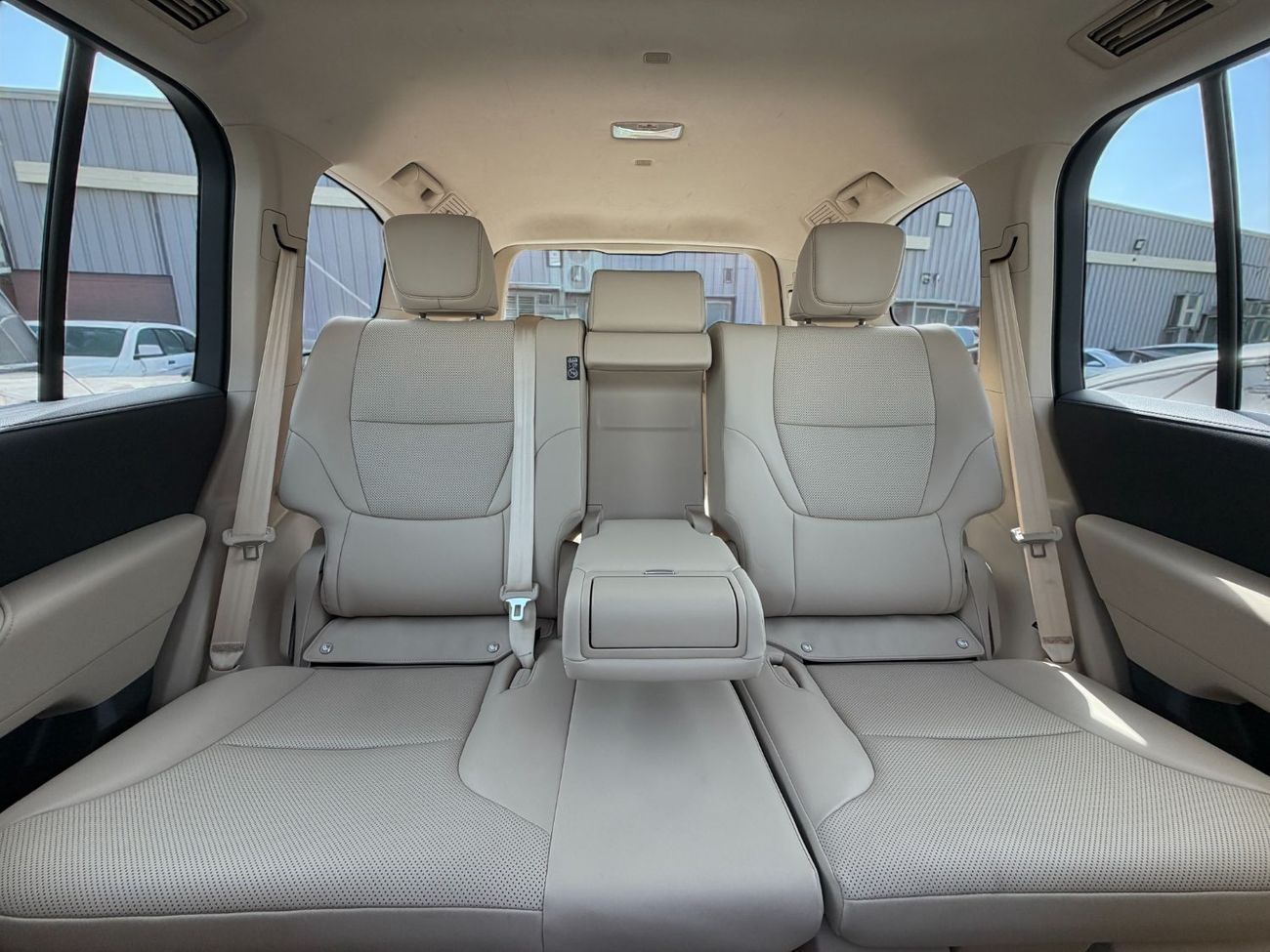 Toyota Land Cruiser GXR 3.5L TOYOTA LAND CRUISER GXR TWIN TURBO | 3.5L V6 – 409 BHP | 2025 | GCC SPECS | AED 4,960 PER M