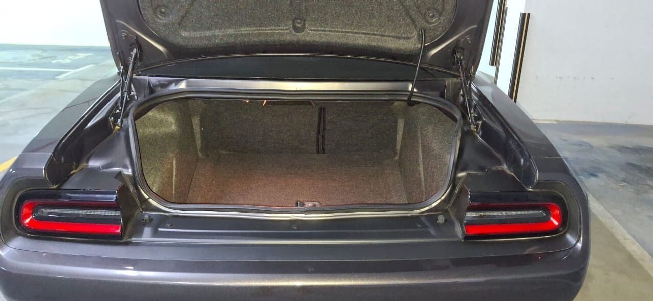 دودج تشالينجر sxt