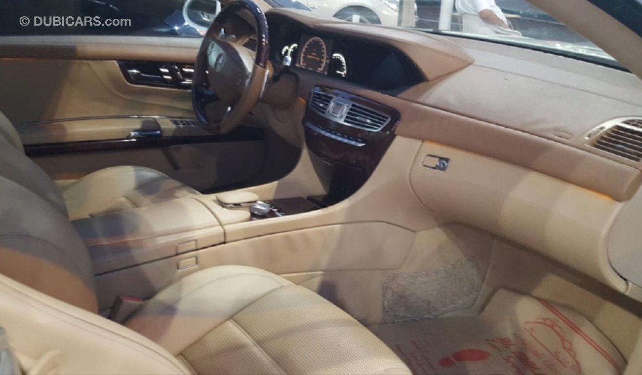 مرسيدس بنز CL 63 AMG مرسيدس CL63AMG موديل 2008 السياره بحاله ممتازه من الداخل والخارج ولا تحتاج اي مصروف  محول 2013 كت بل