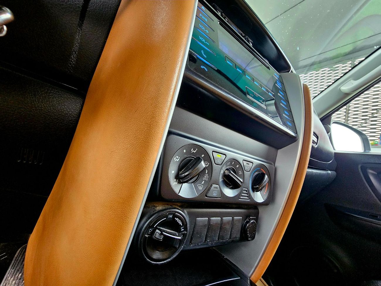 Toyota Fortuner EXR / V4 2.7L/ NEW SHAPE/ LEATHER/ LOW MILEAGE