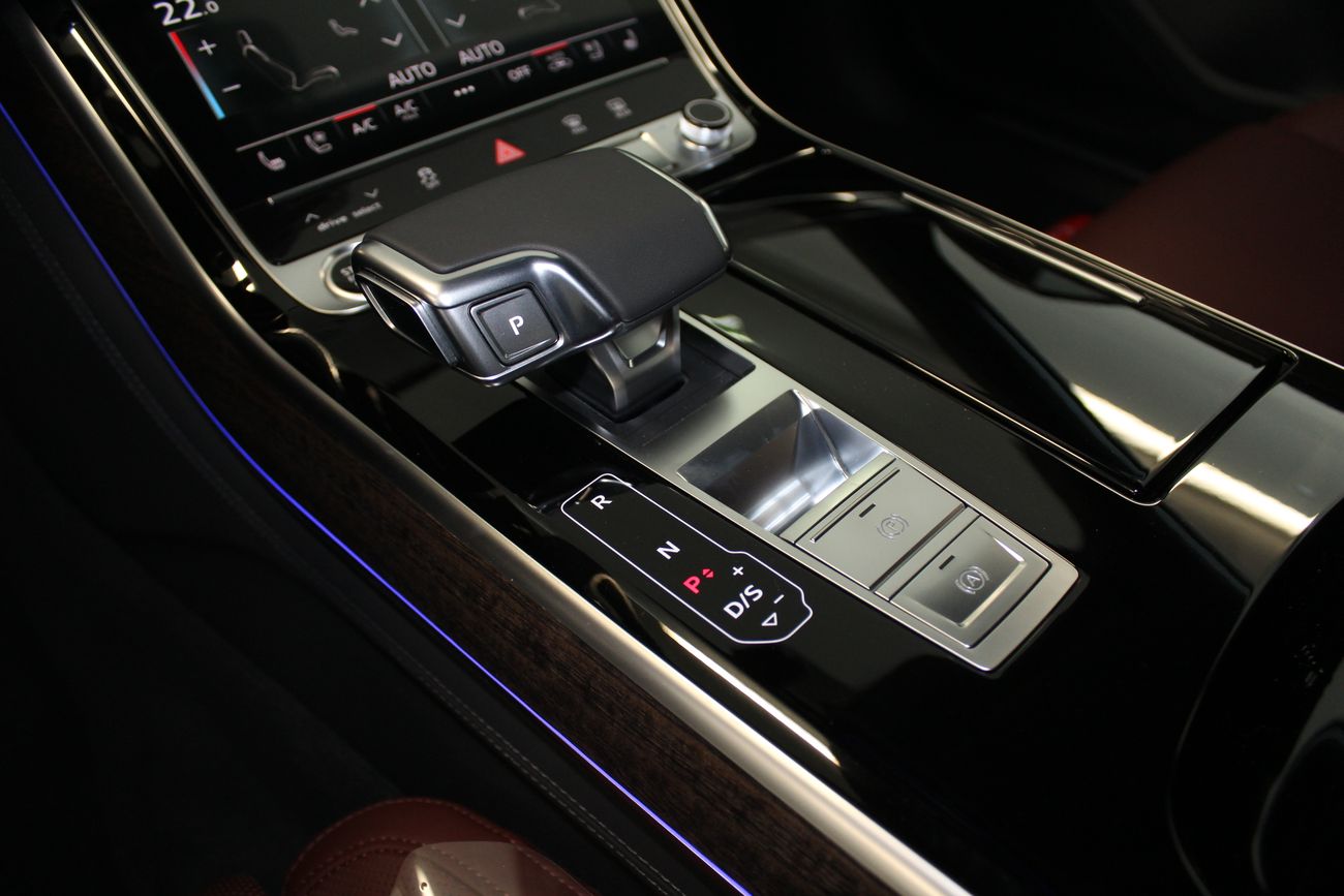 أودي A8 A8L 55 TFSI quattro 340hp Business Edition (Ref#5779)