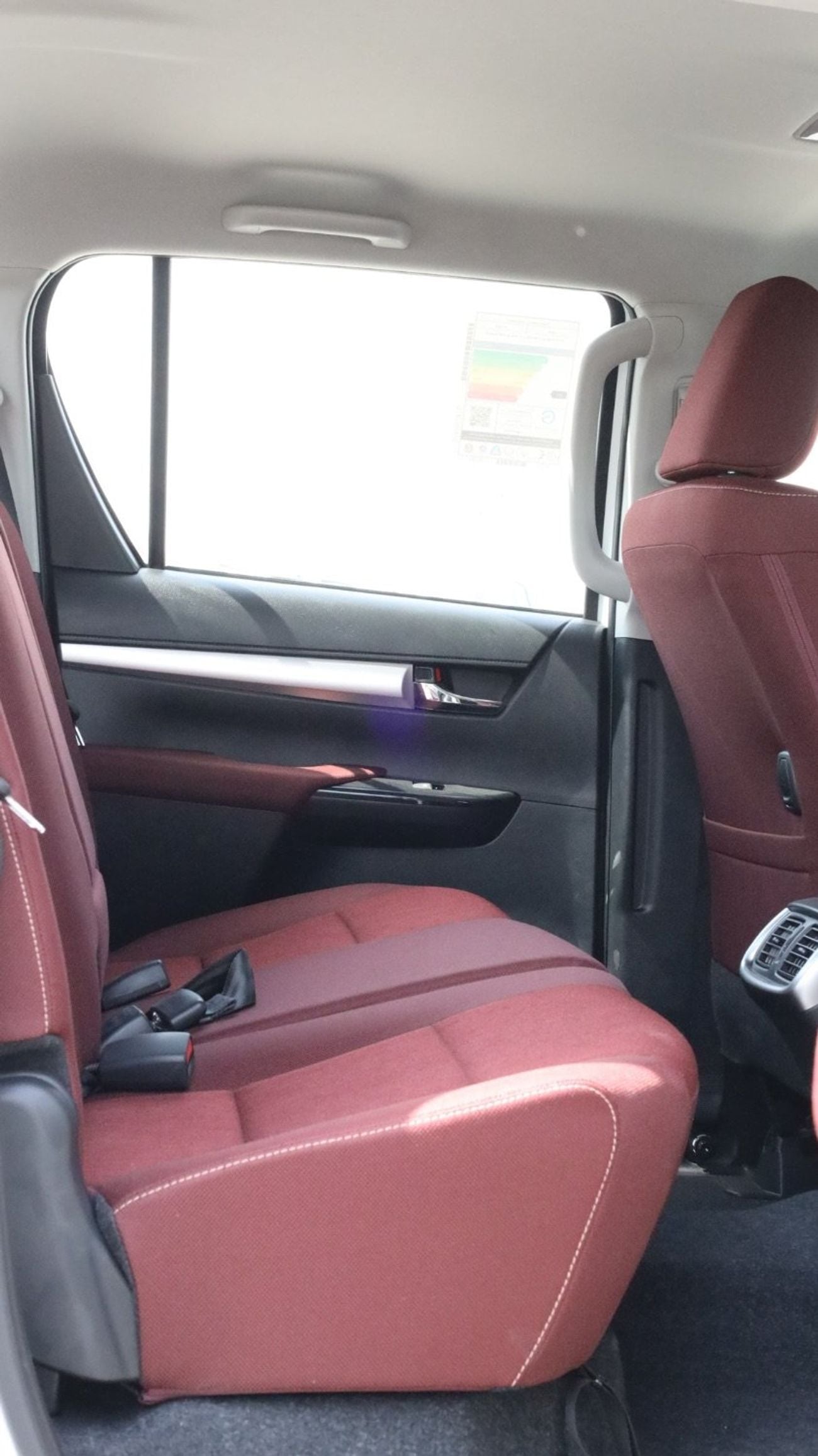 تويوتا هيلوكس TOYOTA HILUX SR5 2.7L A/T full option