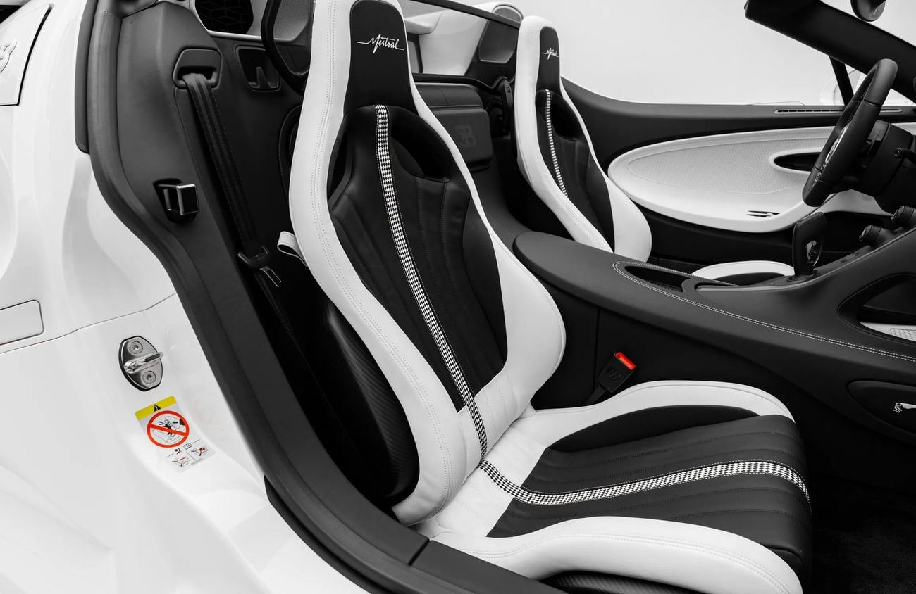 بوغاتي ميسترال W16 رودستر 8.0L W16 Quad-Turbocharged Engine