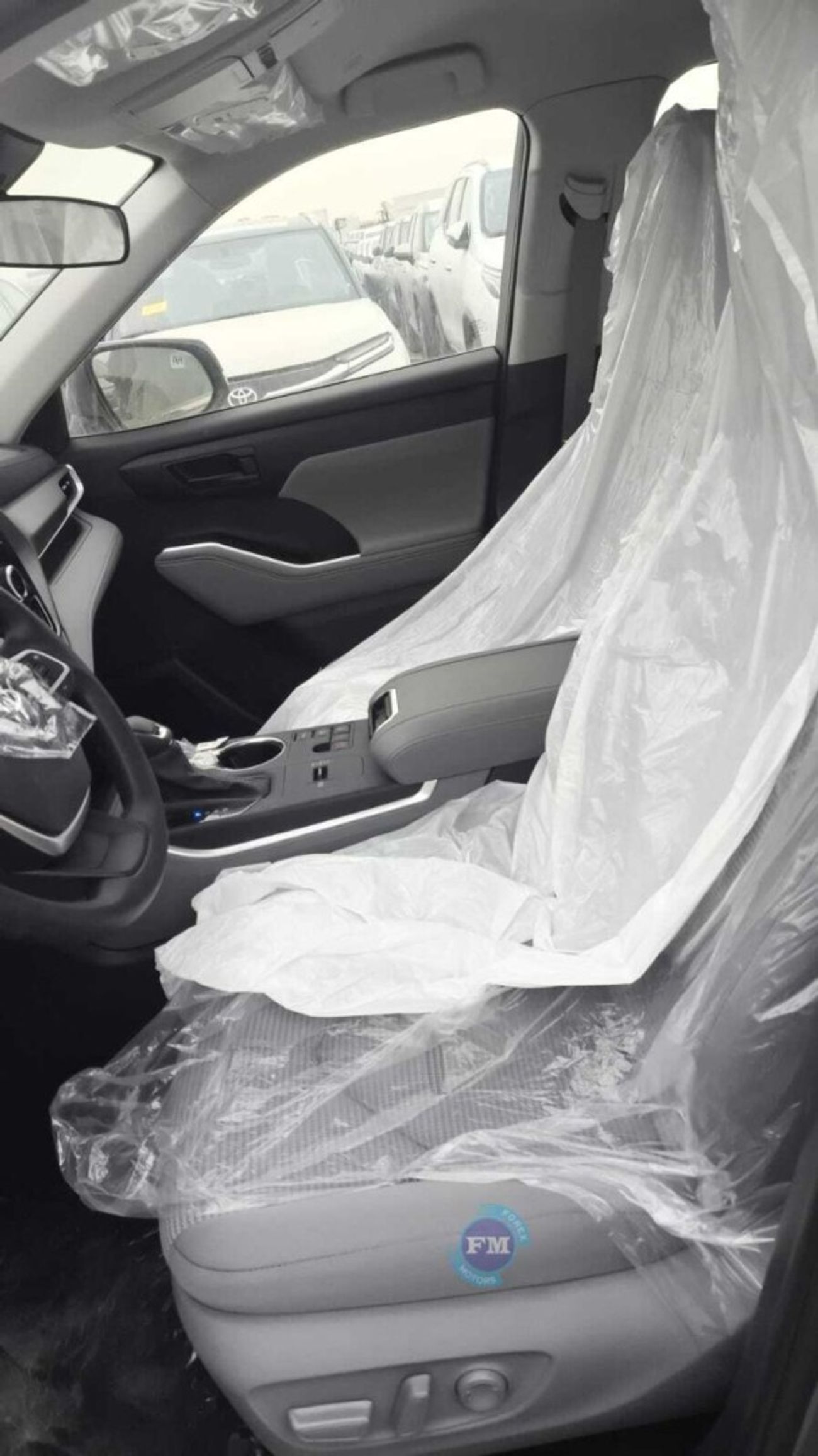 تويوتا هايلاندر LE Hybrid 2.5L Automatic