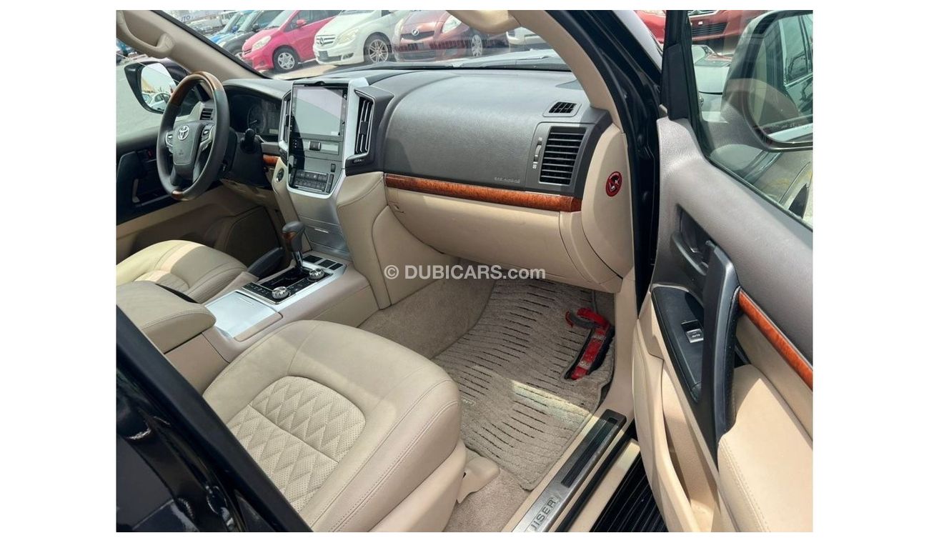 Toyota Land Cruiser “Offer”2012 Toyota Land Cruiser GXR+ 4.6L V8 - 2022 Modification GCC Specs / EXPORT ONLY