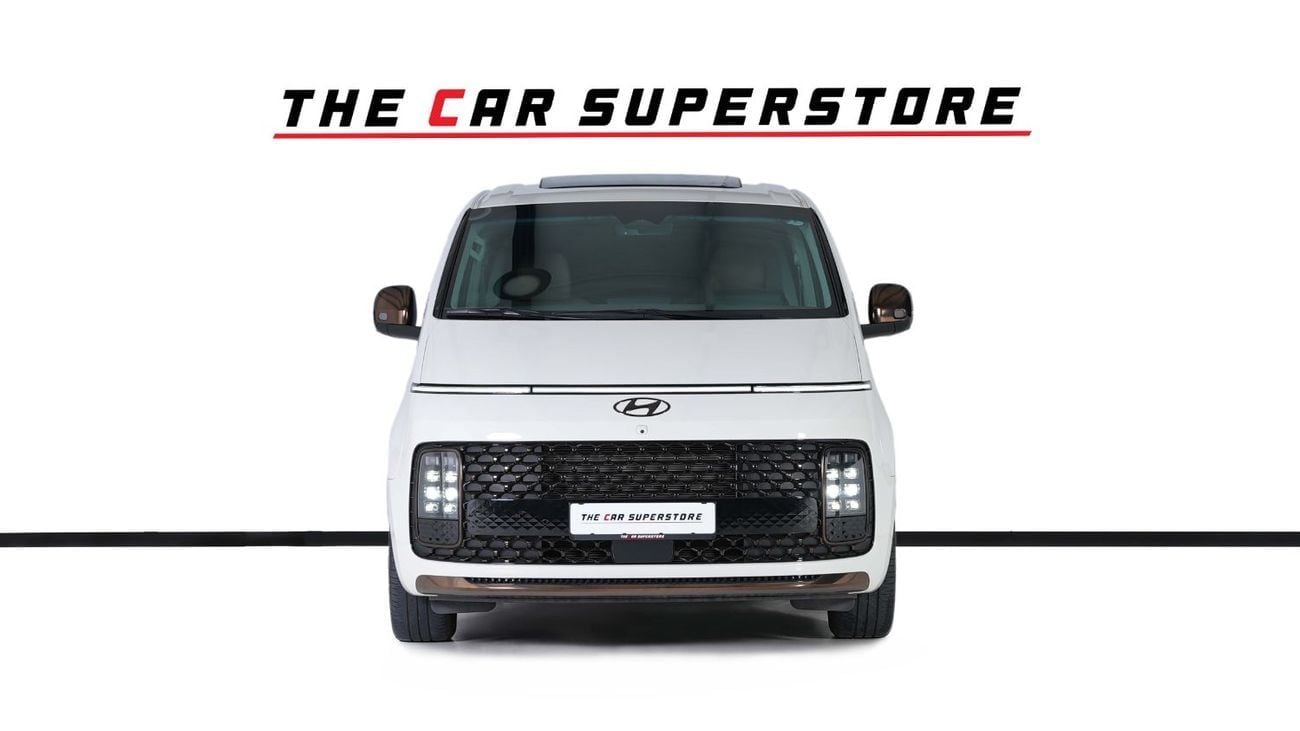 Hyundai Staria Van 3.5L (6 Seater) GCC - Full Service History- 7 Seater VIP Leather Seats- Mint Condition